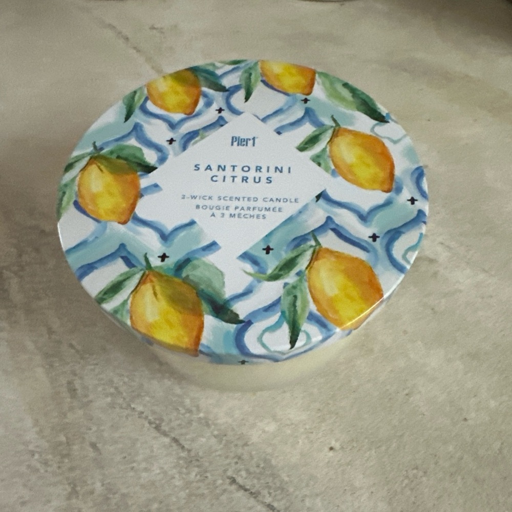 Pier 1 Santorini Citrus Candle with Lemon Design - Picture 4 of 10